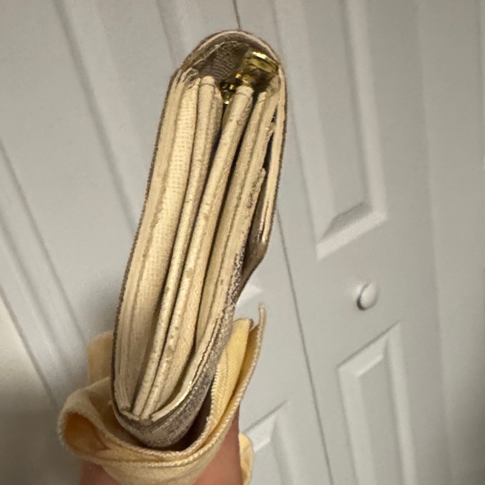 Louis Vuitton Damier azure wallet and dust bag has call outs - Picture 15 of 16